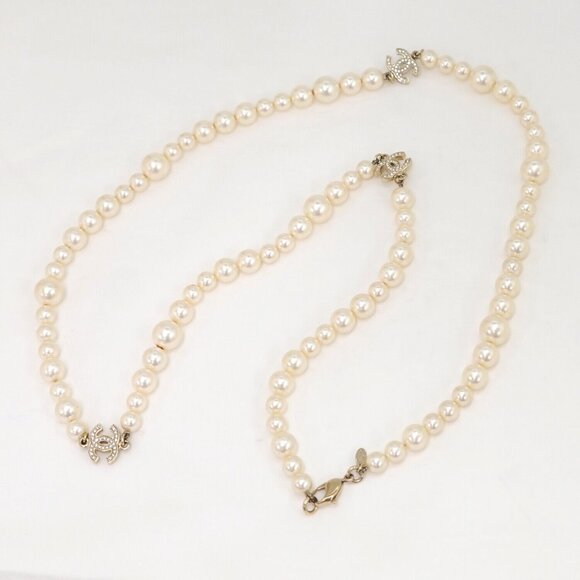 CHANEL CC Logos Pearl Rhinestone Necklace 35" Gold Tone A12P Auth - Picture 3 of 8